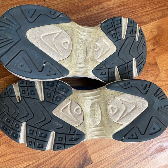 Propet Womens Sneakers- VGUC - Picture 3 of 4